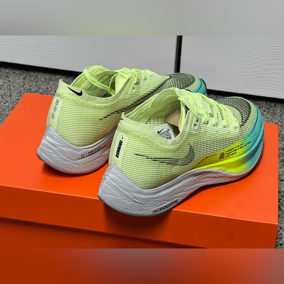 Nike Women's ZoomX Vaporfly NEXT% 2 Volt Turquoise CU4123 700 Size 5 - Picture 4 of 8